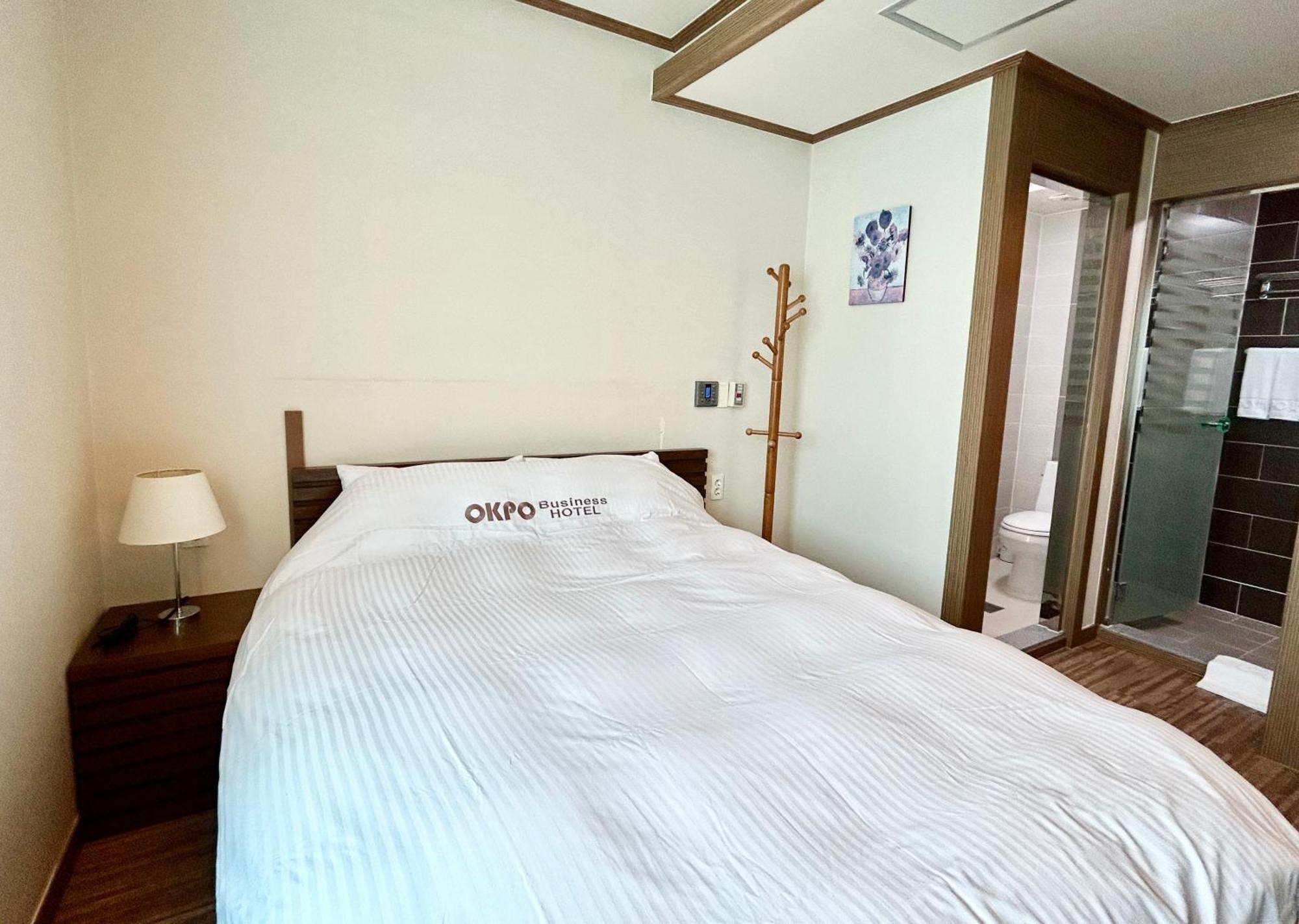 Okpo Business Hotel Geoje Exterior foto
